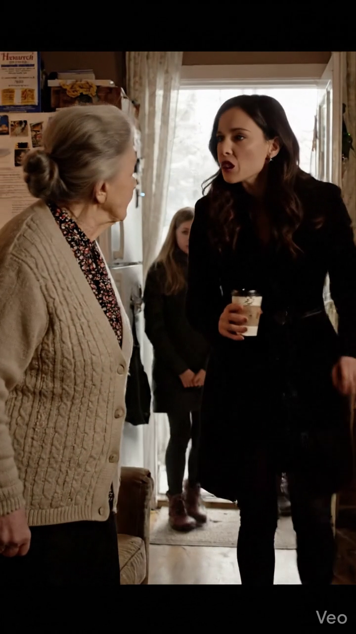 Nigdy nie powiedziałam mężowi o moim spadku za 2 miliony. Traktował mnie jak służącą wymagającą kolacji na czas, krytykując mnie i kontrolując każde moje słowo. Po cichu wytrzymałem to przez 15 lat. Pewnego dnia, bezczelnie przyprowadził swoją młodą kochankę do naszego domu i kazał mi robić kawę i sprzątać, jakby nic się nie stało. Uśmiechnąłem się, wziąłem torbę, wyszedłem... i zadzwoniłem do jedynej osoby, która je zostawiła oszołomionej. Aktualności