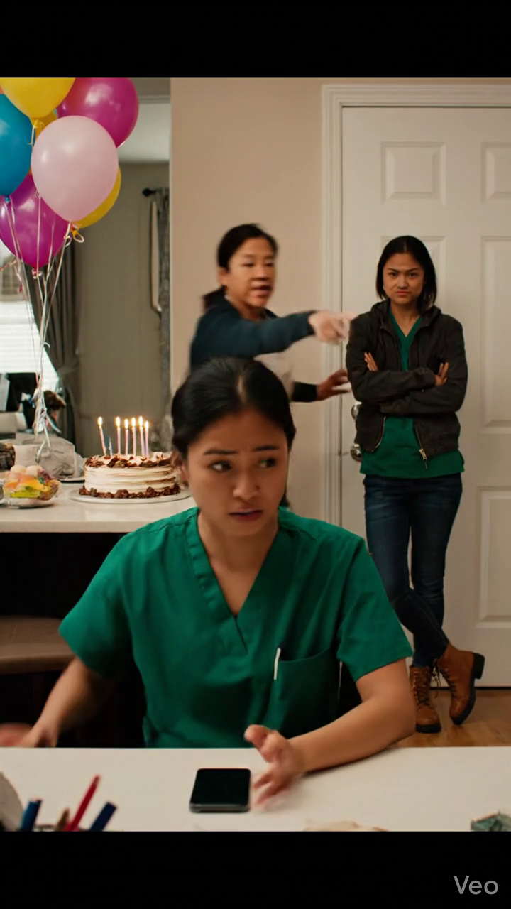 Ma mère a défendu ma sœur après avoir effacé mes 3 années d'épargne et m'a viré de la maison. Elle a même souri et a dit : 