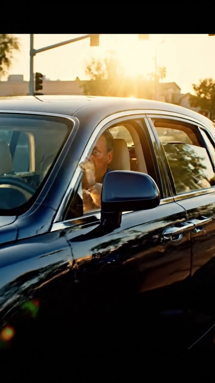 Vrátila jsem se do Mercy Hill brzy, myslela jsem, že překvapím svou matku kávou. Místo toho jsem otevřel pokoj 218 a slyšel jsem sám sebe křičet: 